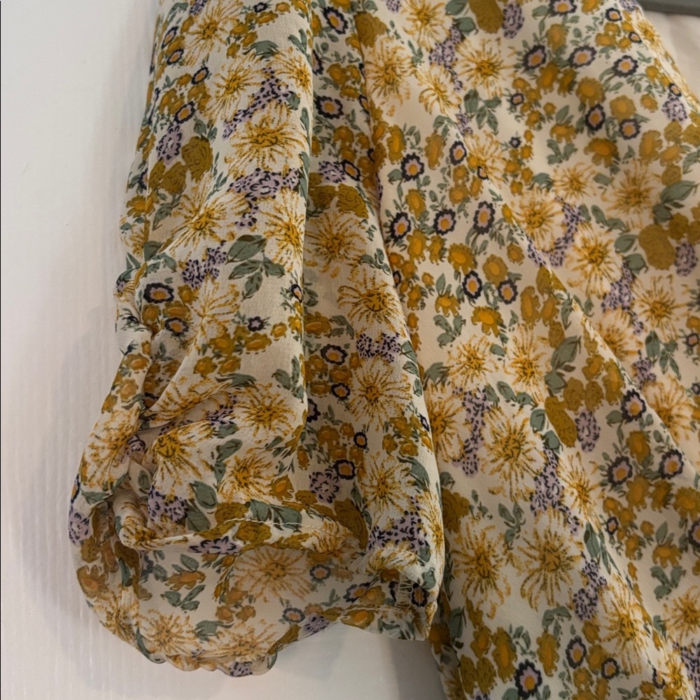 ASTR The Label Lucky Me Daisy Floral Ruched Mini Dress in Mustard Yellow Blue S - Picture 6 of 8